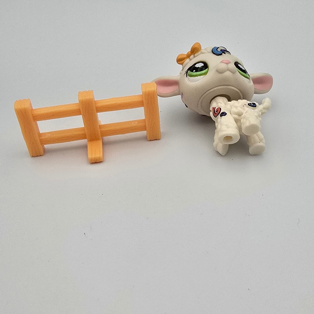 Hasbro Littlest Pet Shop 1068 Post Card Pet Lamb Sheep Orange Fence G2 LPS 2009 - Picture 6 of 7